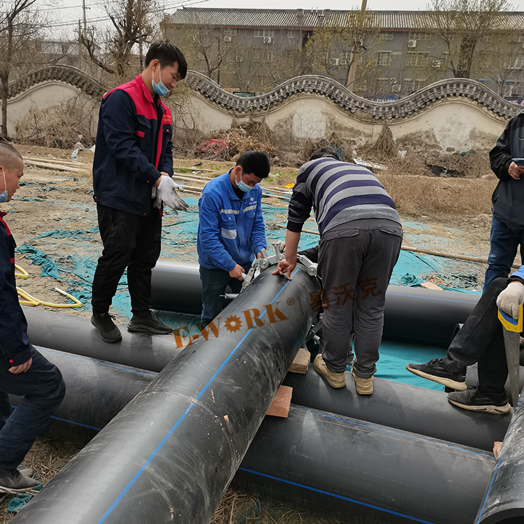 ECR500PE型旋轉(zhuǎn)式塑料管切管機(jī)現(xiàn)場應(yīng)用