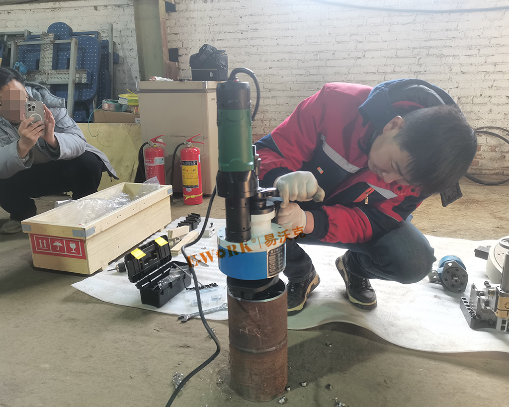 十三化建現(xiàn)場(chǎng)使用內(nèi)脹式坡口機(jī)應(yīng)用