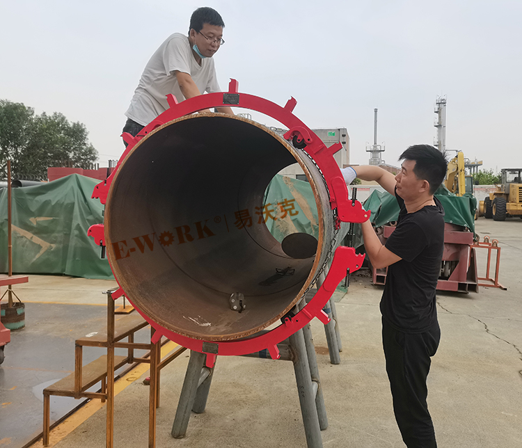 大口徑旋轉(zhuǎn)式切管機(jī)